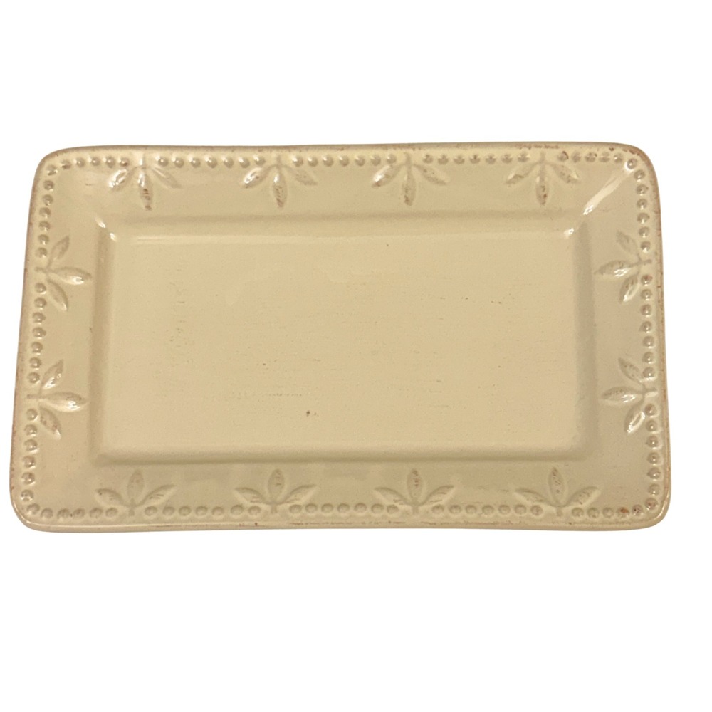 Sorrento Signature Embossed Cream Serving Platters Set 2 11.75" & 8.5" - Picture 8 of 11